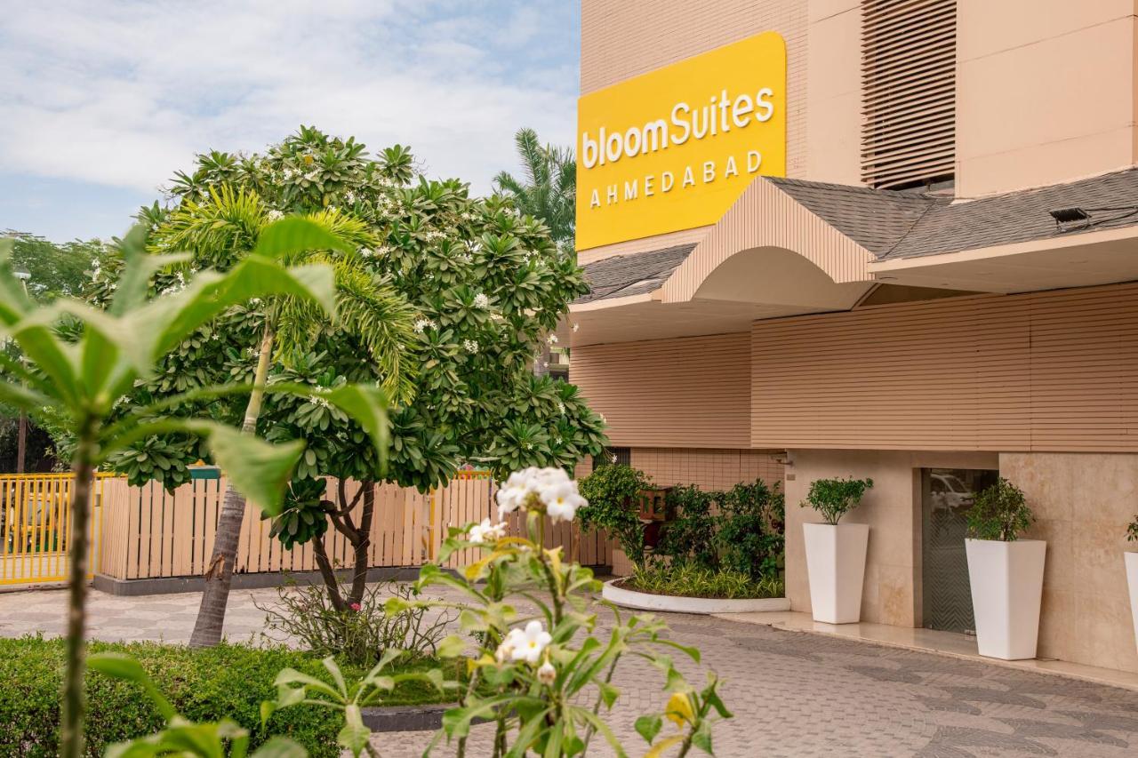 Bloomsuites L Ahmedabad Exterior photo