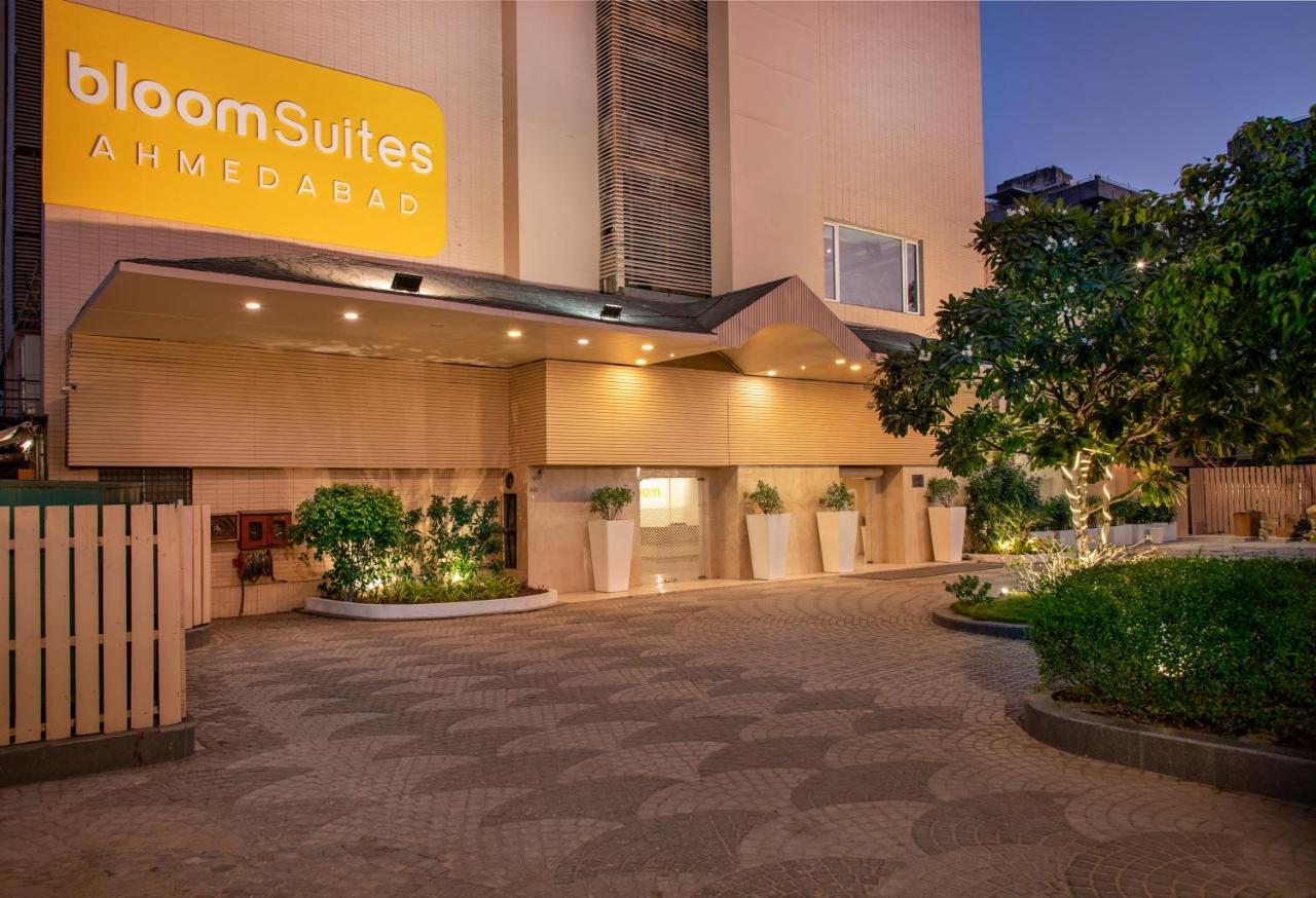 Bloomsuites L Ahmedabad Exterior photo